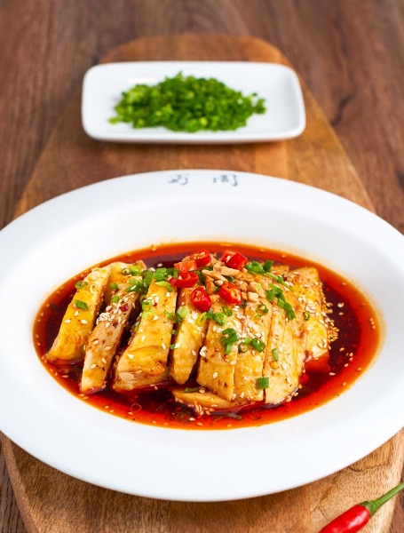 蜀园口水鸡🌶🌶  Steamed Chicken Thighs with Special cold chili sauce