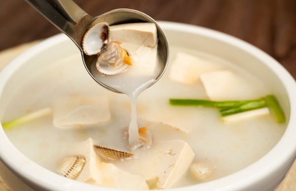 海蛎豆腐汤( 大碗)  Soup of Tofu and Clams ( big bowl)