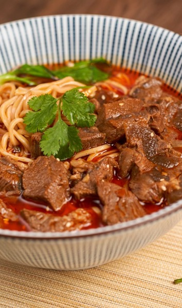 红烧牛肉面🌶  Braised Beef noodles with Spicy soup