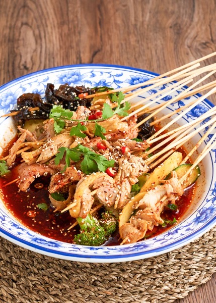 风味钵钵鸡🌶🌶  Pot of Mixed Sticked Chicken and Vegetables dipped in a Special cold sauce