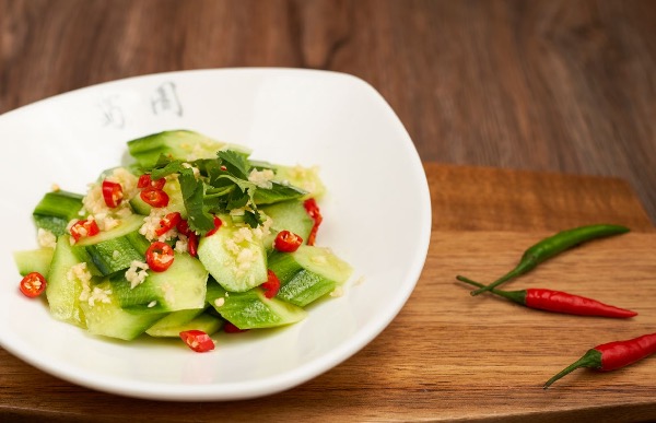 凉拌黄瓜🌶  Spicy and Sour cucumber Salad