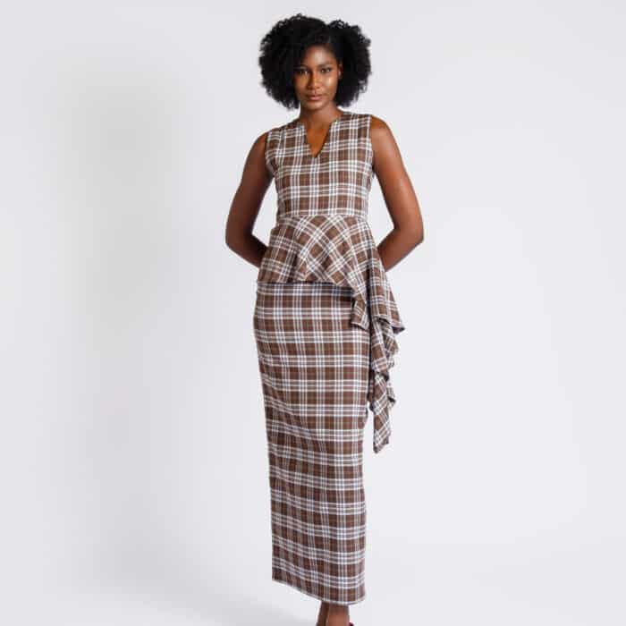 ROBE DROITE ASYMÉTRIQUE