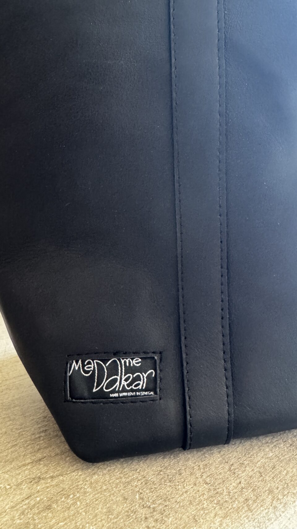 Sac en cuir souple noir modèle M XL Madame Dakar – vue 2