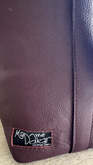 Cabas Mariama en cuir rouge bordeaux, intérieur wax – vue 3
