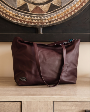 Cabas Mariama en cuir rouge bordeaux, intérieur wax – vue 2