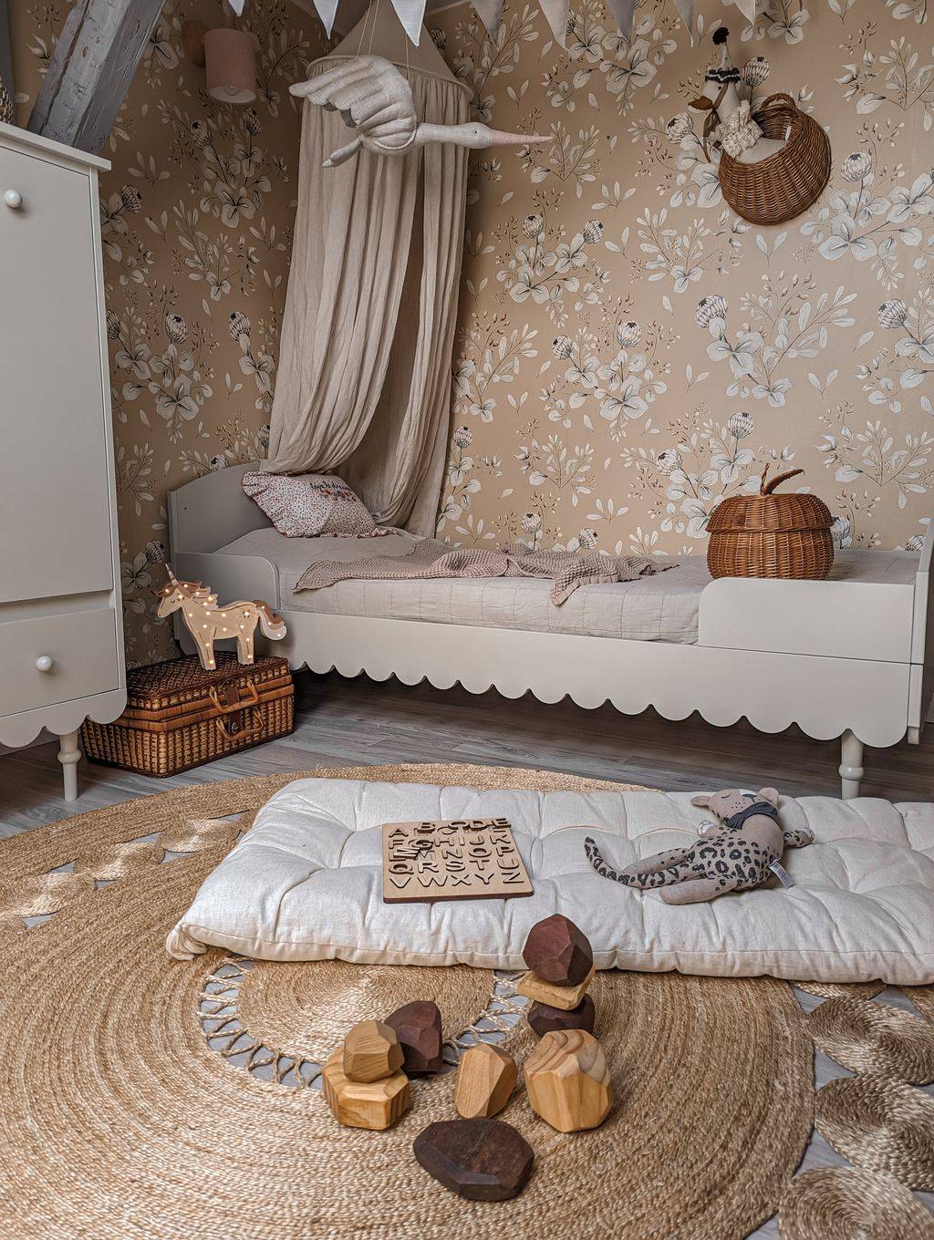 Cama BABUSHKA - Camas de MDF y madera