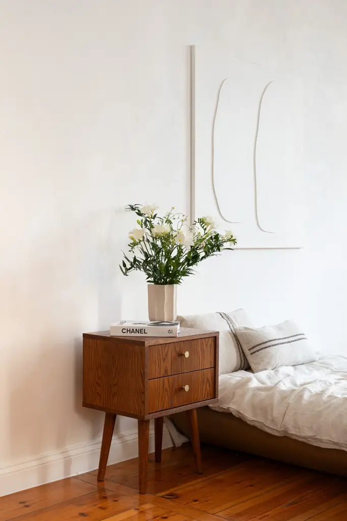 BEDIE-XL-–-nightstand-with-a-knob_5