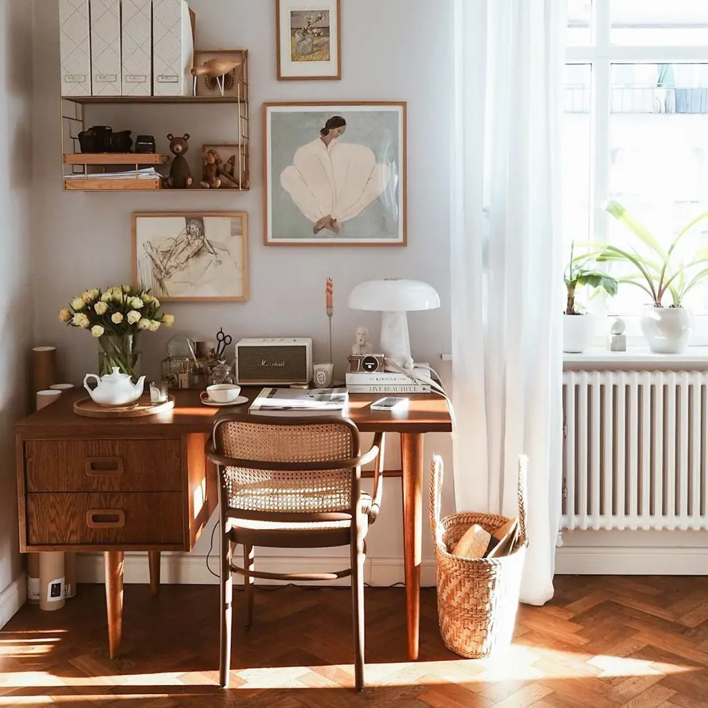 PAST-desk_1