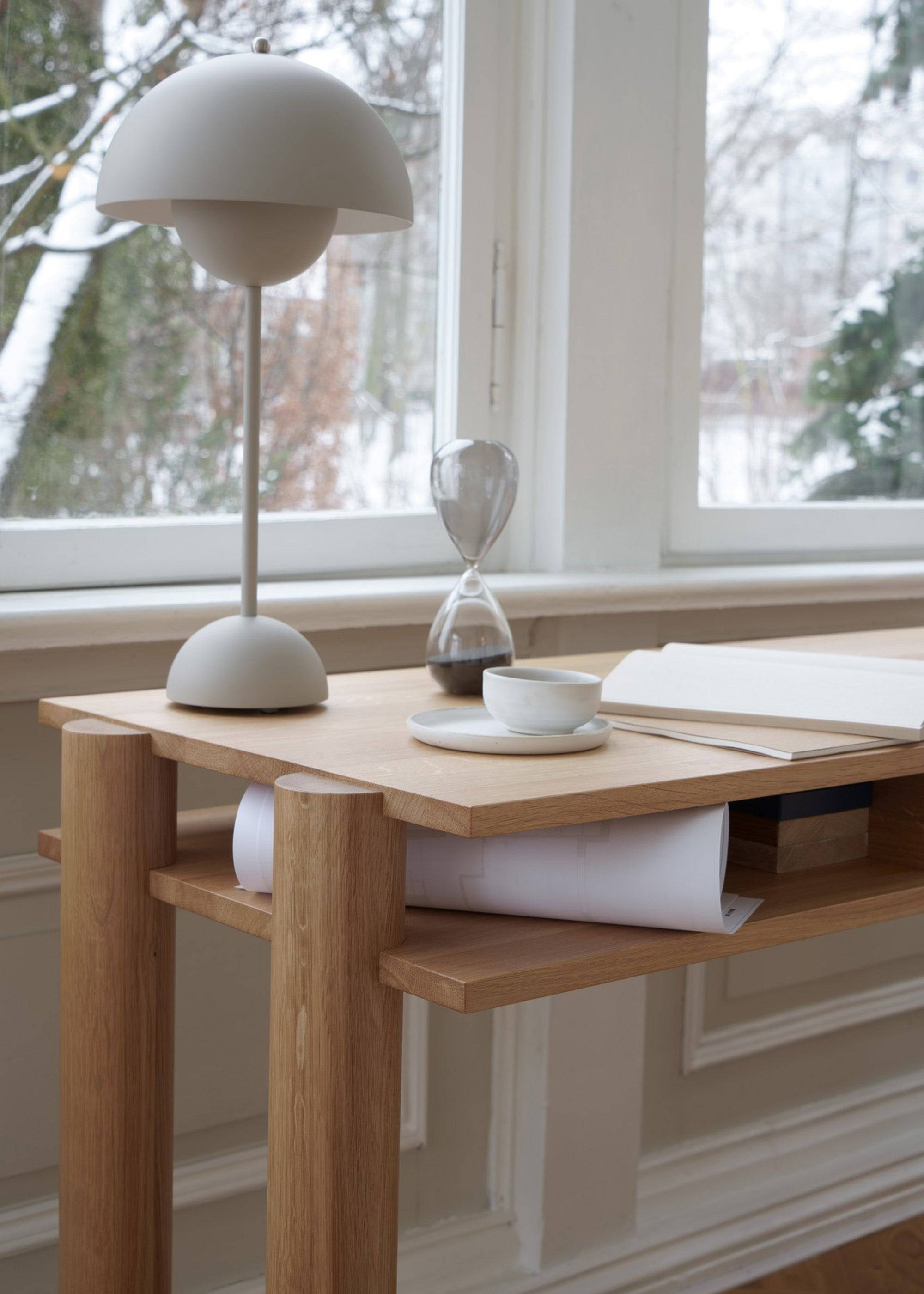 TAMO_BOLD_desk_3_5129c490-f902-4057-b0f7-b3e6e15acce3.jpg (2)