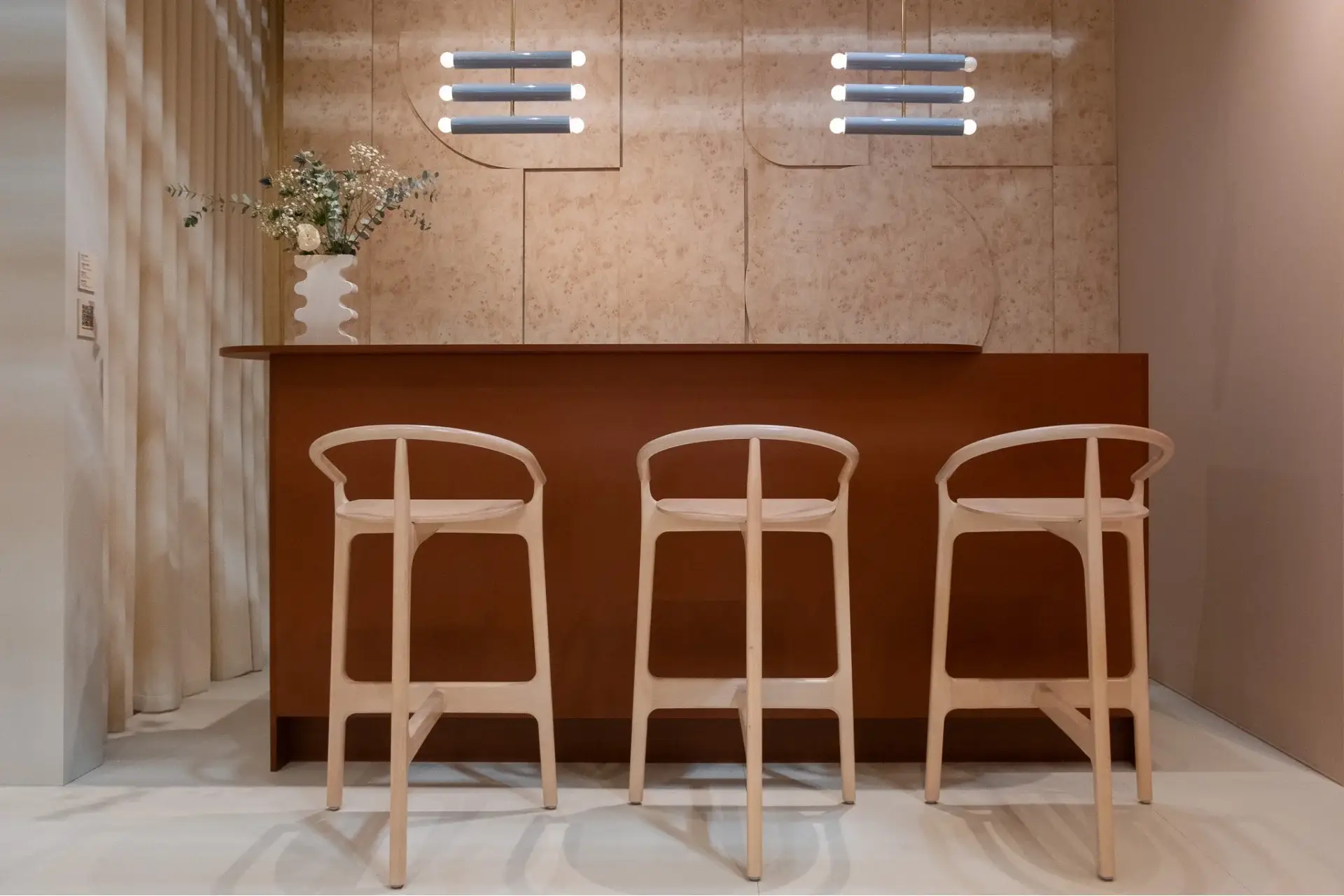 Taburete alto EVO – ambiente [GALLERY-horeca-evo-evo_27-min-1920x1280] (14)