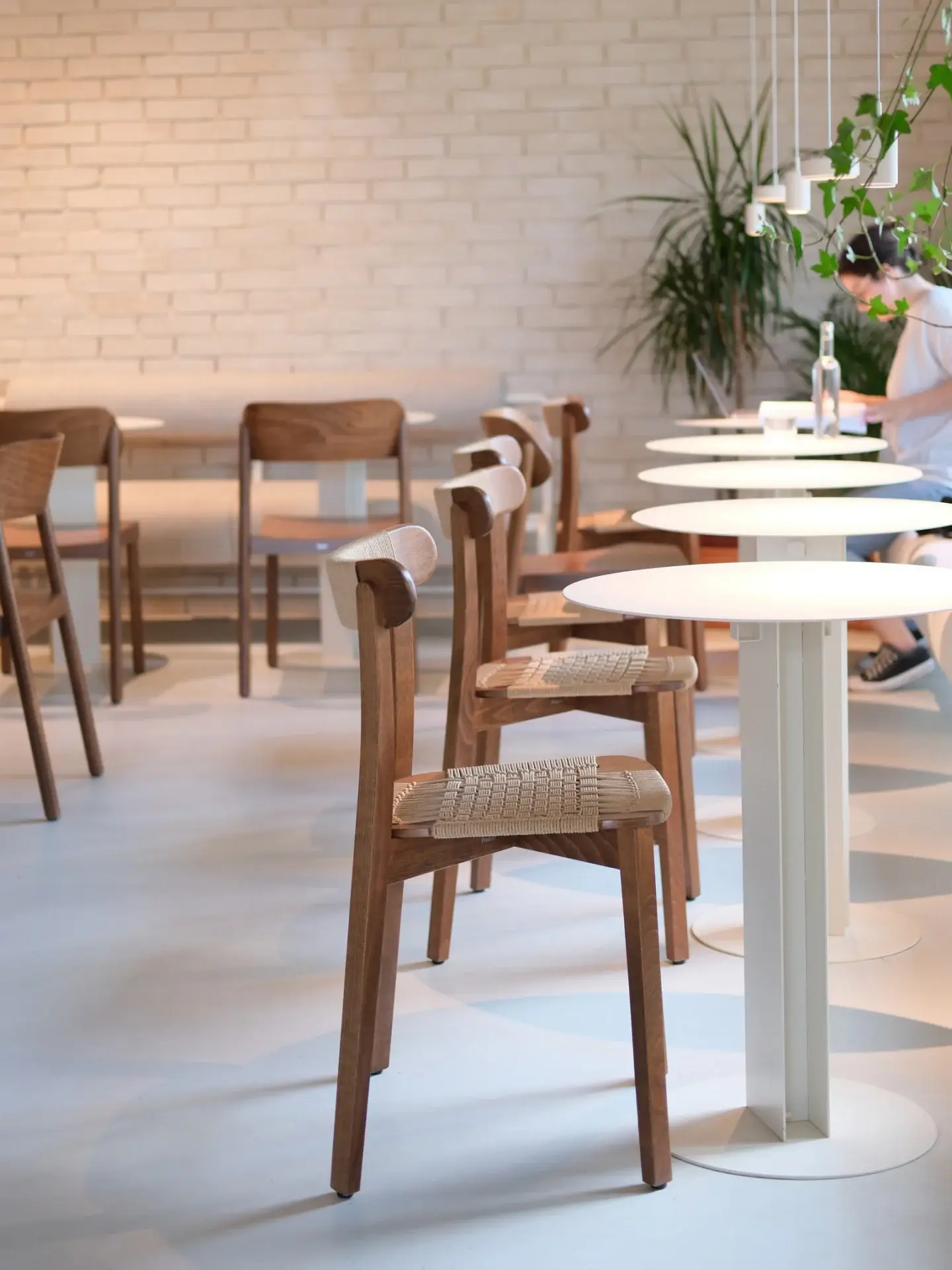 Silla ICHO cordón danés – ambiente [GALLERY-horeca-icho-40] (7)