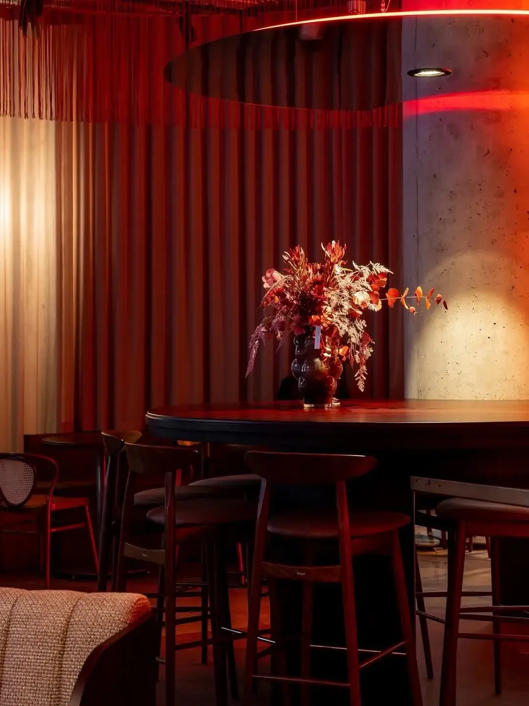 Taburete alto YESTERDAY – ambiente [GALLERY-horeca-yesterday-29] (12)