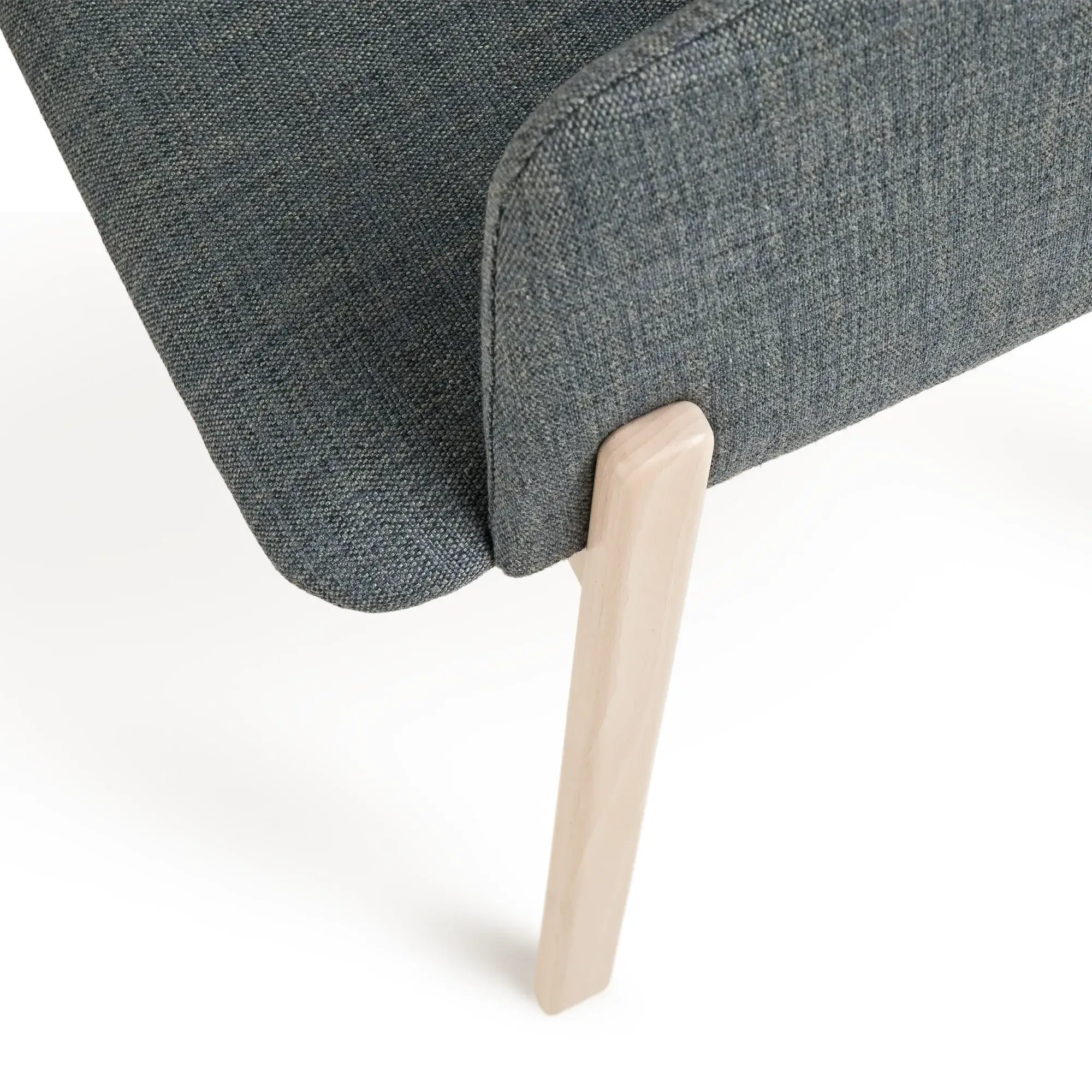Butaca NOTE – ambiente [GALLERY-paged-note-b-4060-detail-grey] (13)