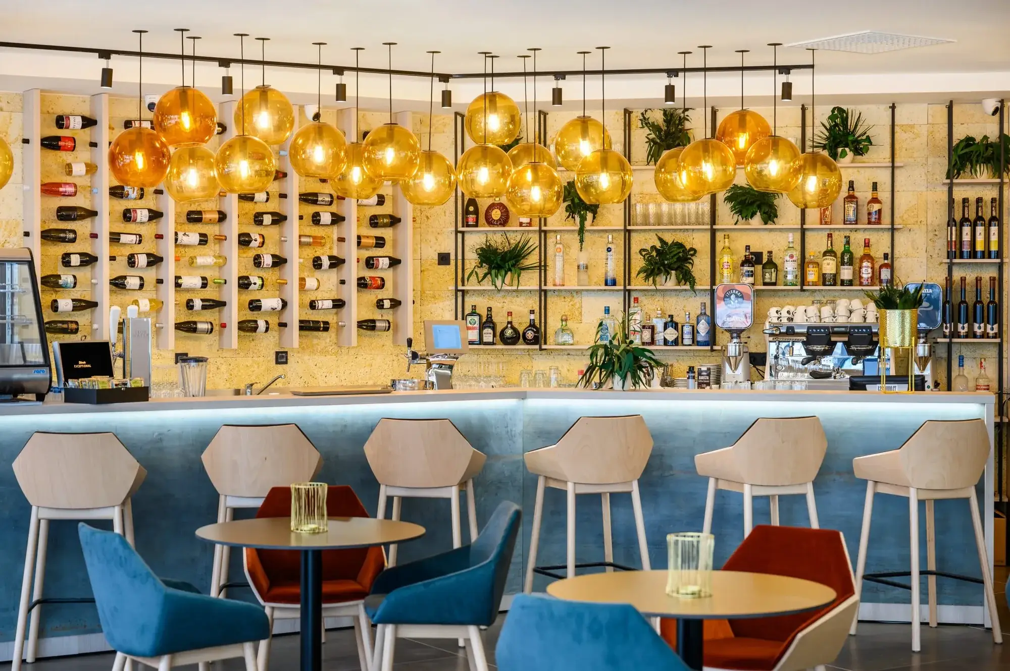 Silla TUK – ambiente [GALLERY-paged-tuk-mercure-tokaj-3] (17)