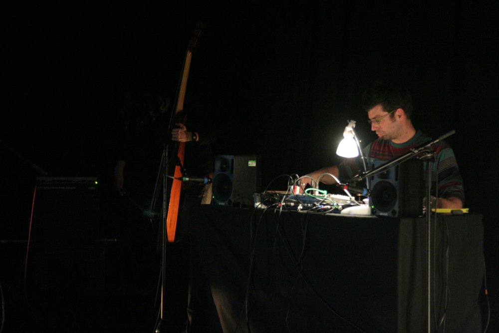 Margerida Garcia & Ferran Fages playing double bass and electronics at MLFC 07