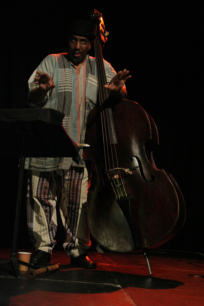 William Parker talking during his performance at MLFC 07