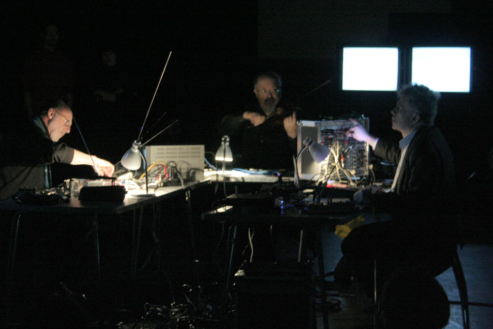 Kjell Björgeengen, Keith Rowe & Philipp Wachsmann with equipment and screens