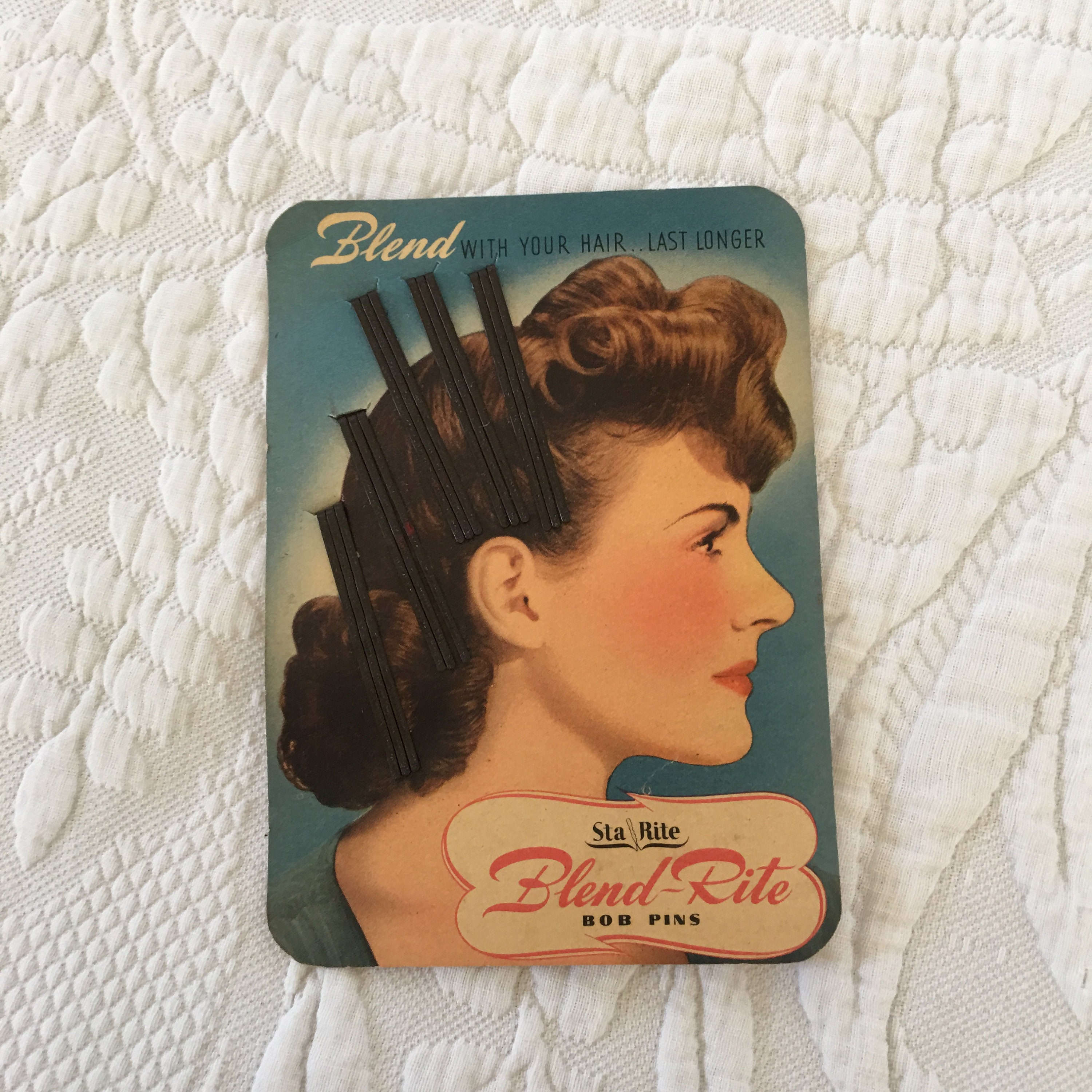 Vintage Sta Rite Blend-Rite Bob Pins From 1940S. No Shine, Glare Bobby Pins. Ginnie-Lou Inc. Shelbyville, Ill. Great Dresser Accent Card