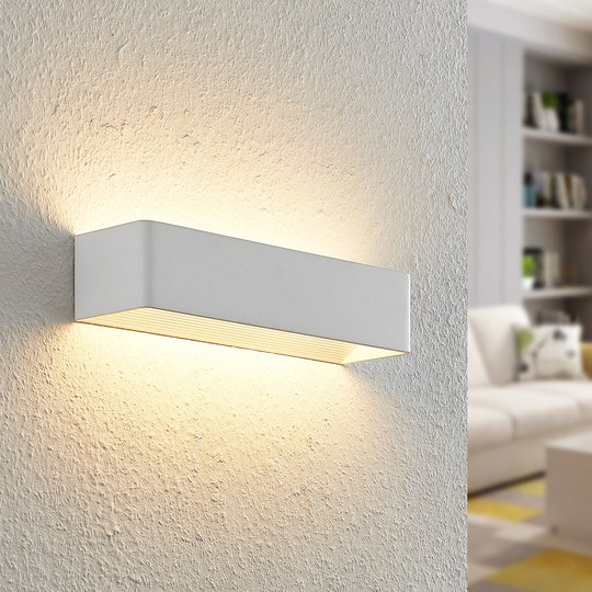 Arcchio Karam -LED-seinävalaisin 36,5 cm valkoinen