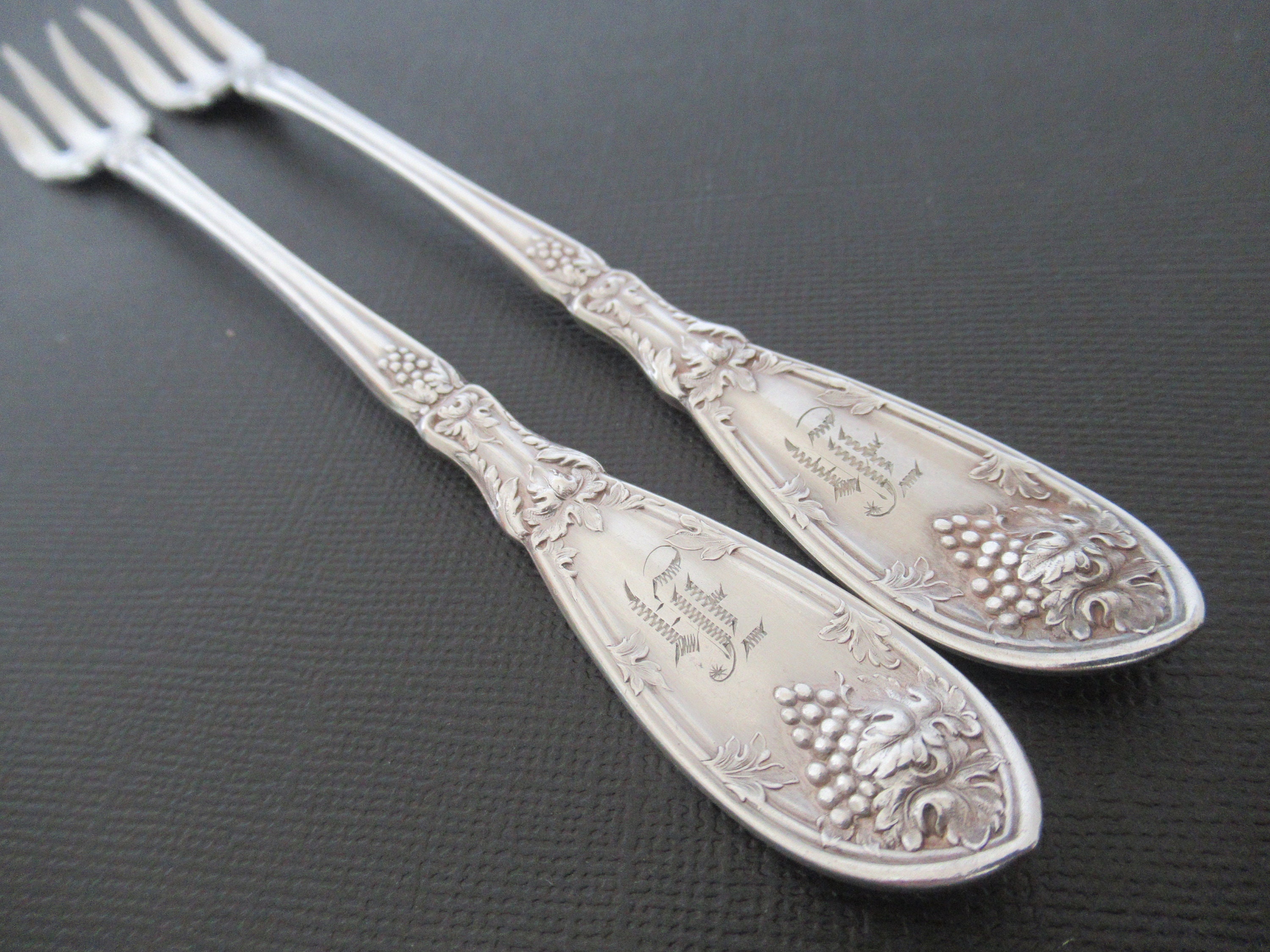 Antique Cocktail Forks La Vigne 1908 By 1881 Rogers, H Monogrammed Victorian Silverplate Repousse Grape Serving Seafood