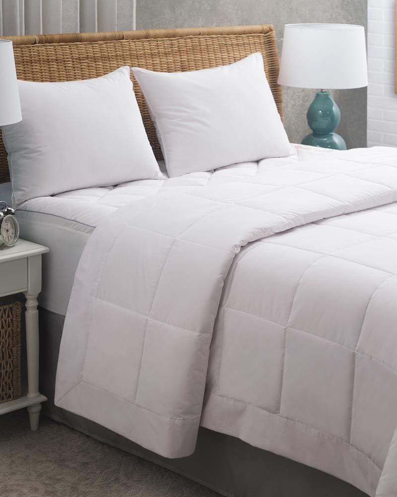 Cozy Essentials White 66-in x 90-in Blend Blanket | BL001368-T