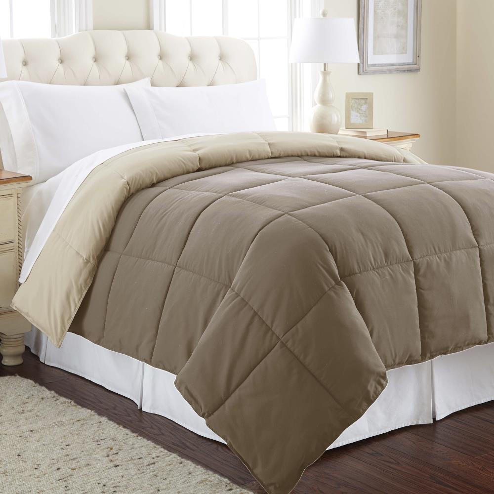 Amrapur Overseas Reversible down alternative comforter Multi Solid Reversible Queen Comforter (Blend with Polyester Fill) | 2DWNCMFG-STC-QN