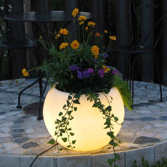 LED-kukka-astia Flora, akku ja kaukosäädin, RGB