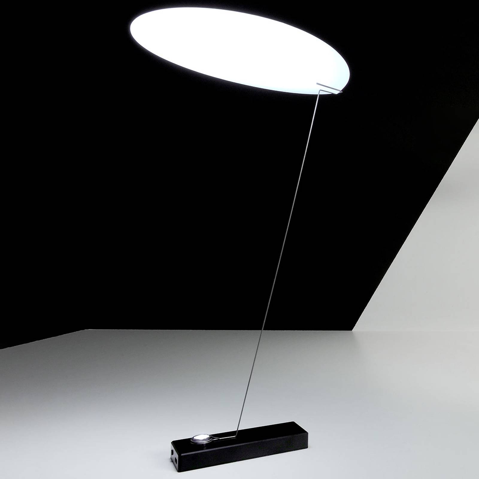 Ingo Maurer Koyoo – LED-design-pöytävalaisin