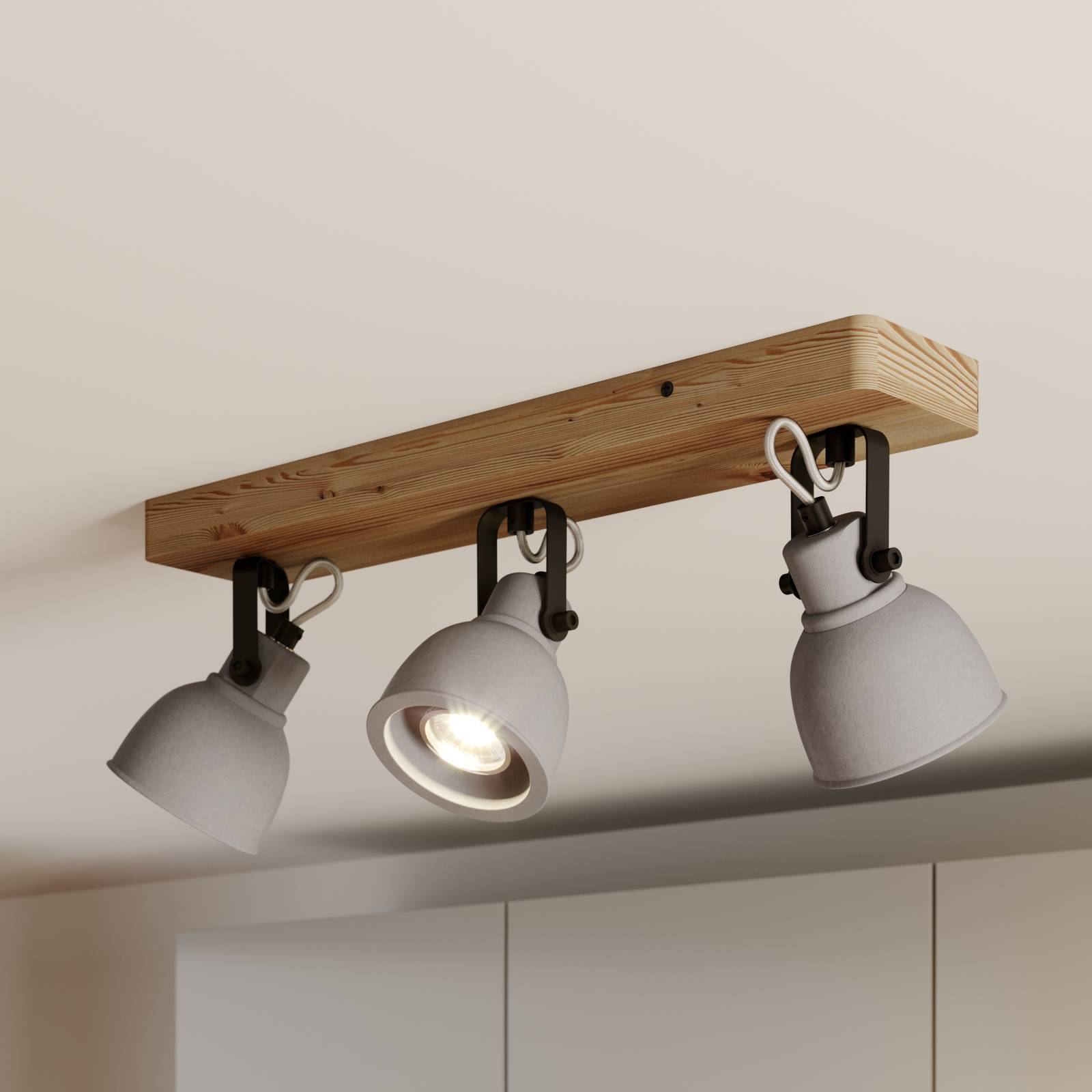 Lindby Mirka-LED-kattovalaisin, mänty 3-lamppuinen