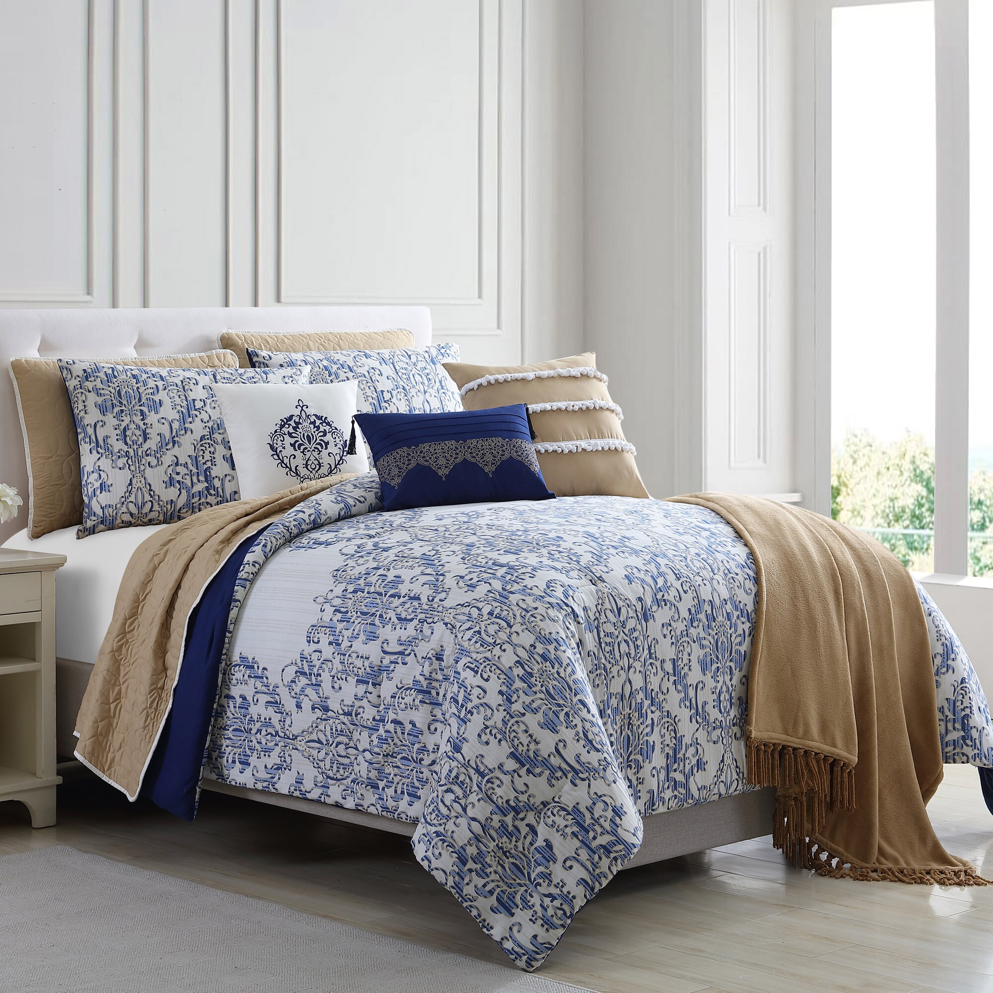Amrapur Overseas Paragon White/Blue/Gold Abstract Reversible Queen Comforter (Blend with Polyester Fill) | 3CMCV10E-PRG-QN
