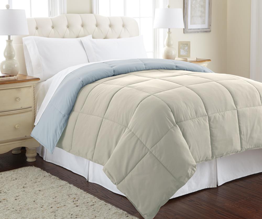 Amrapur Overseas Reversible down alternative comforter Multi Solid Reversible Queen Comforter (Blend with Polyester Fill) | 2DWNCMFG-ODL-QN