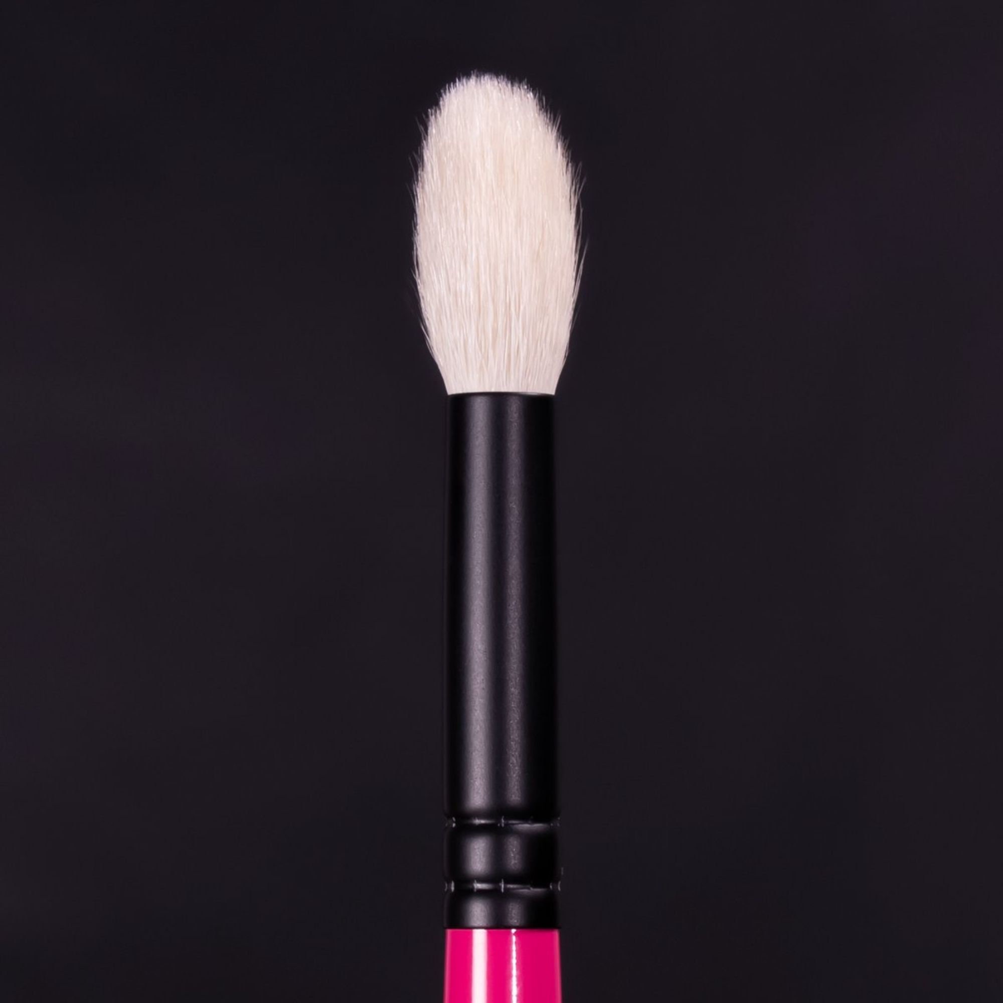 Whats Up Beauty - R104 Fluffy Blending Eyeshadow Brush For Eye Shadow Makeup Cruelty Free