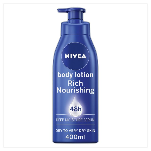 NIVEA Body Cream Rich Nourishing Moisturiser with Almond Oil