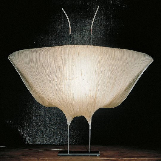 Ingo Maurer Samurai -LED-pöytälamppu paperia