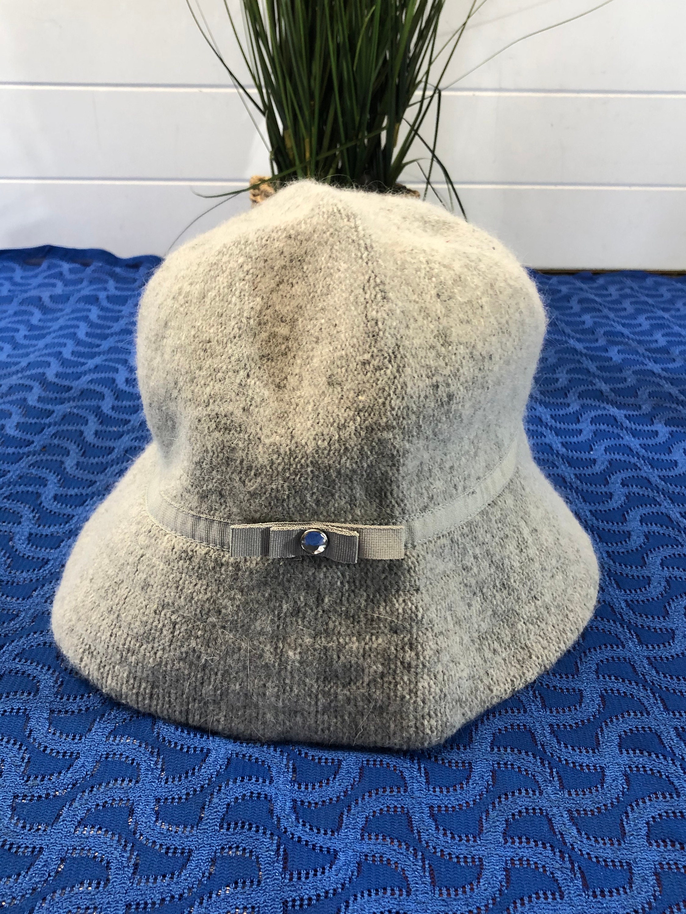 Vintage Womens Gap Gray Wool Blend Bucket Cloche Hat Size M-L 24 Diameter - Vintage Wool Hat, Winter Womens Bucket Hat