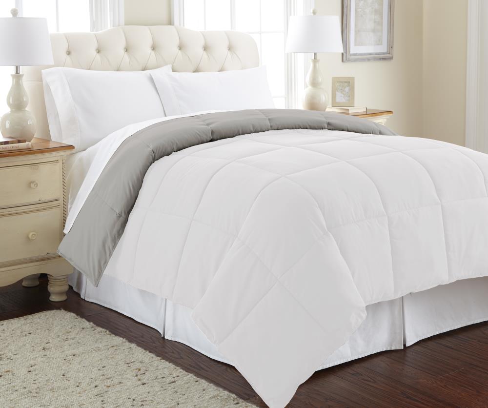 Amrapur Overseas Reversible down alternative comforter Multi Solid Reversible King Comforter (Blend with Polyester Fill) | 2DWNCMFG-WGY-KG