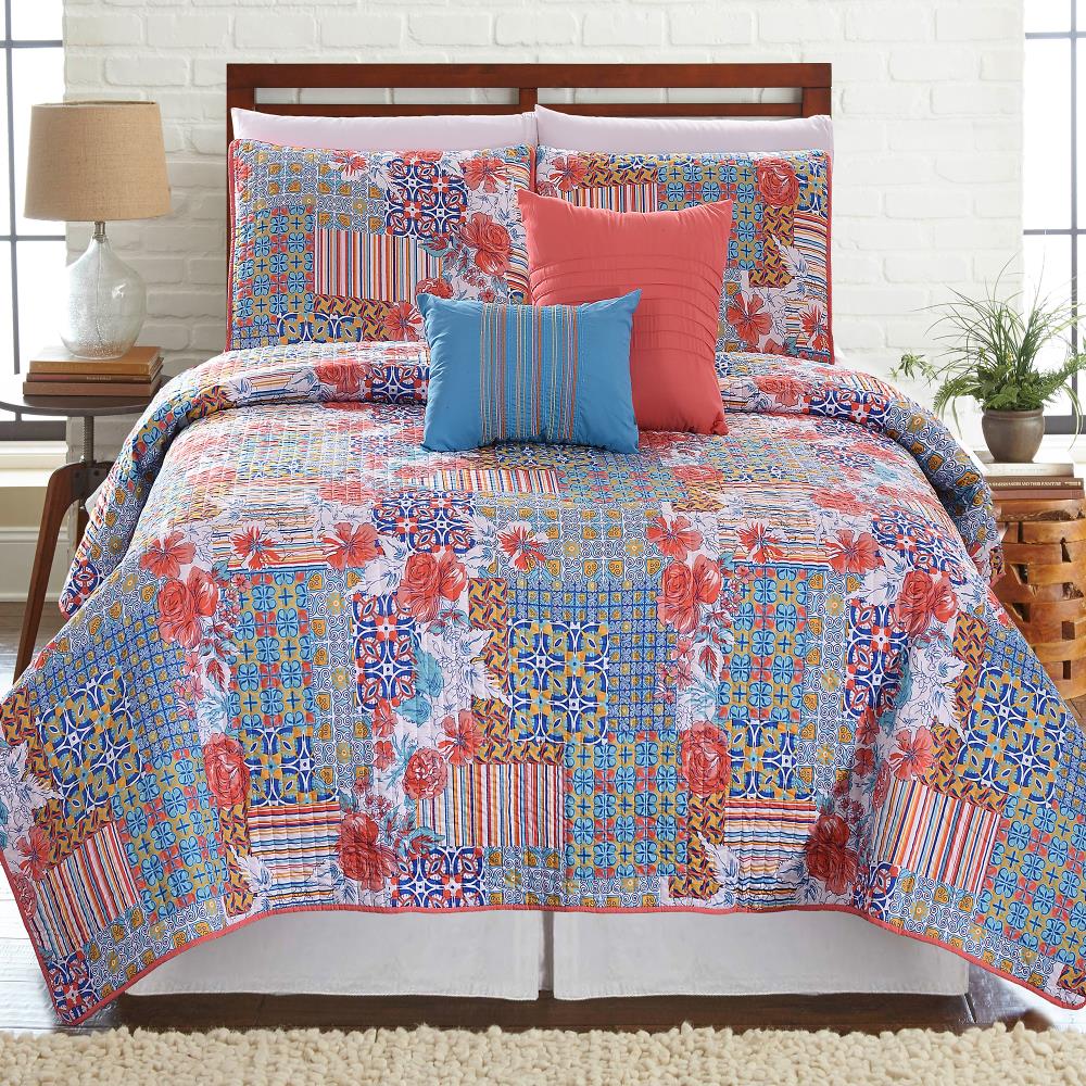 Amrapur Overseas Printed reversible quilt set Multi Multi Reversible Queen Quilt (Blend with Polyester Fill) | 3QLT5STG-BLV-QN