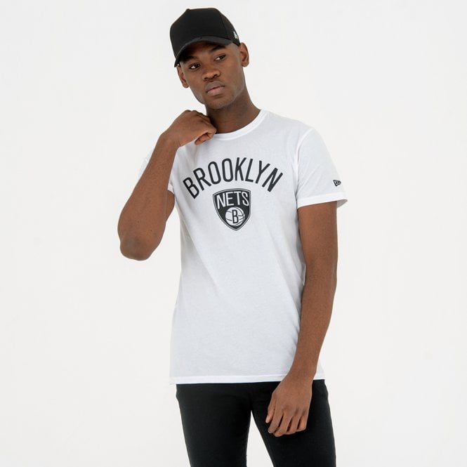 New Era NBA Brooklyn Nets Team Logo T-Shirt Size: Small