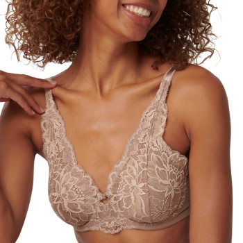 Triumph Amourette Charm Pure Lace Underwired Bra