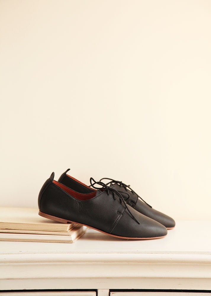 Black Leather Oxford Saddle Shoes