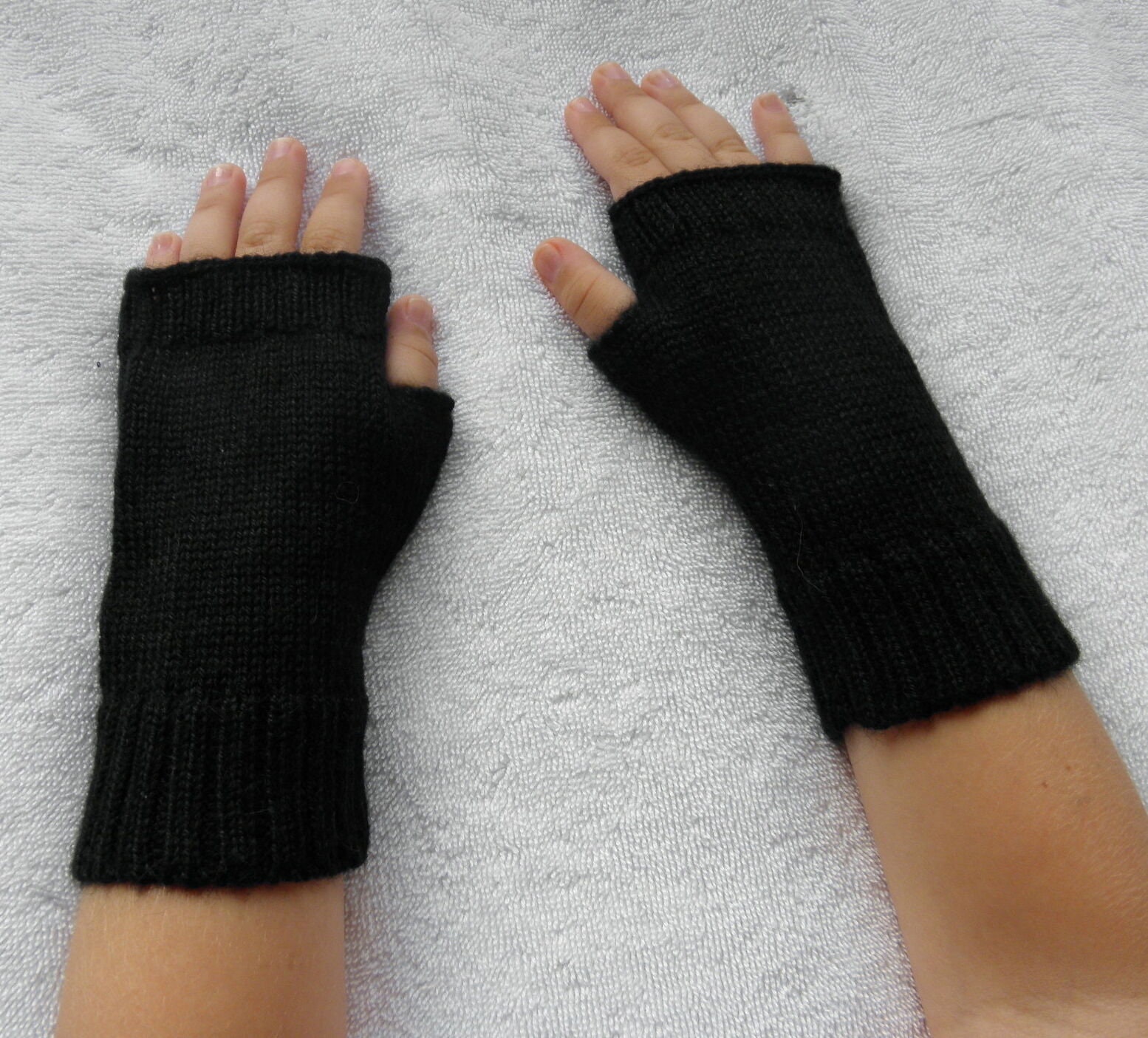 Brand New Alpaca Blended Wrist Warmers From Peru Petite, Child Size in Black