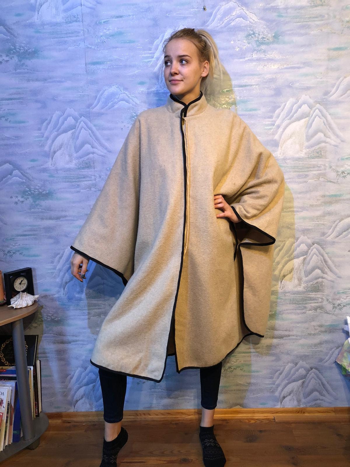 Vintage Wool Cloak Beige Cape Blend Coat Sleeveless Medieval Medium To Large Size Elegant Autumn