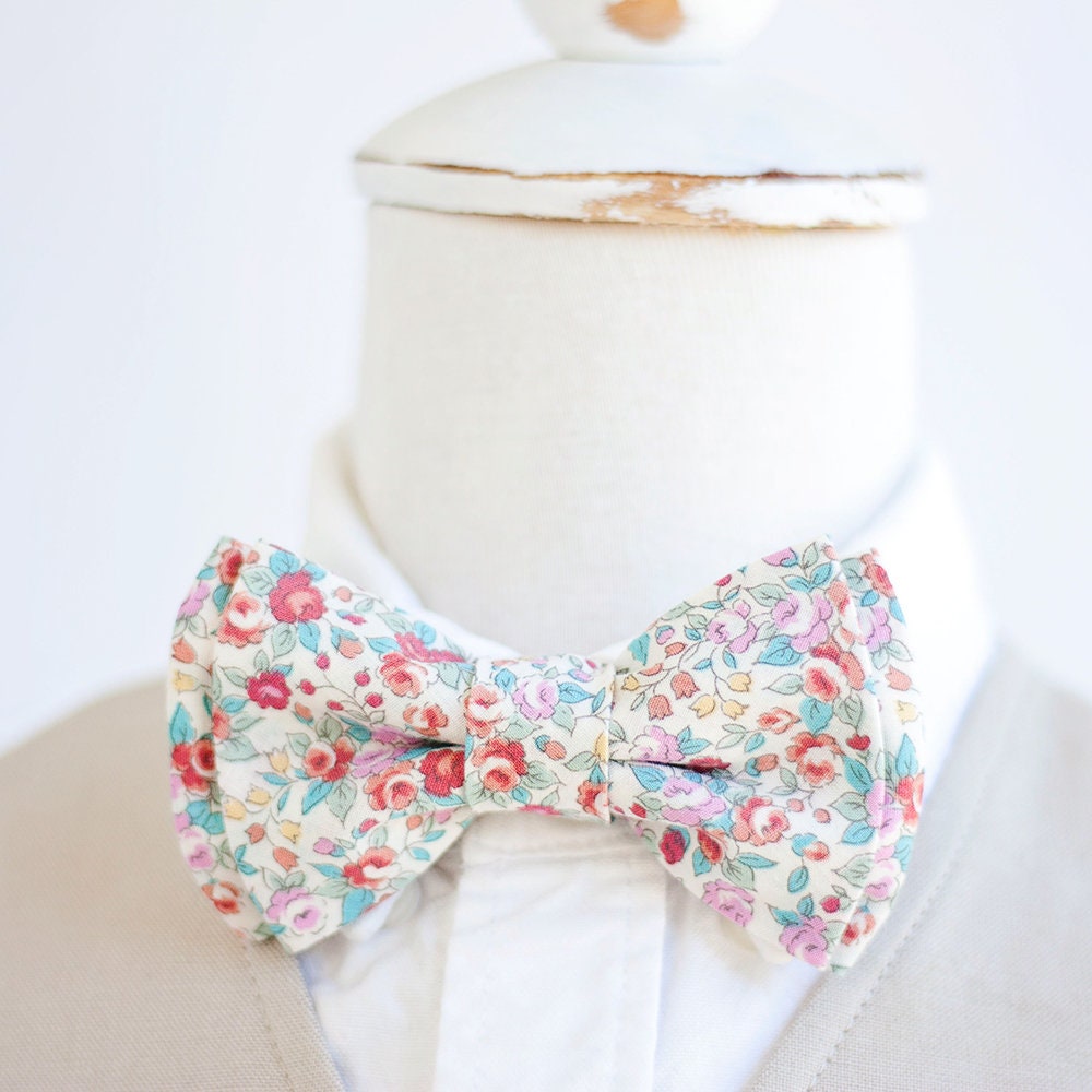 Bow Tie, Ties, Boys Baby Bowties, Ring Bearer, Wedding Floral Red, Coral - Bouquet in Blossom