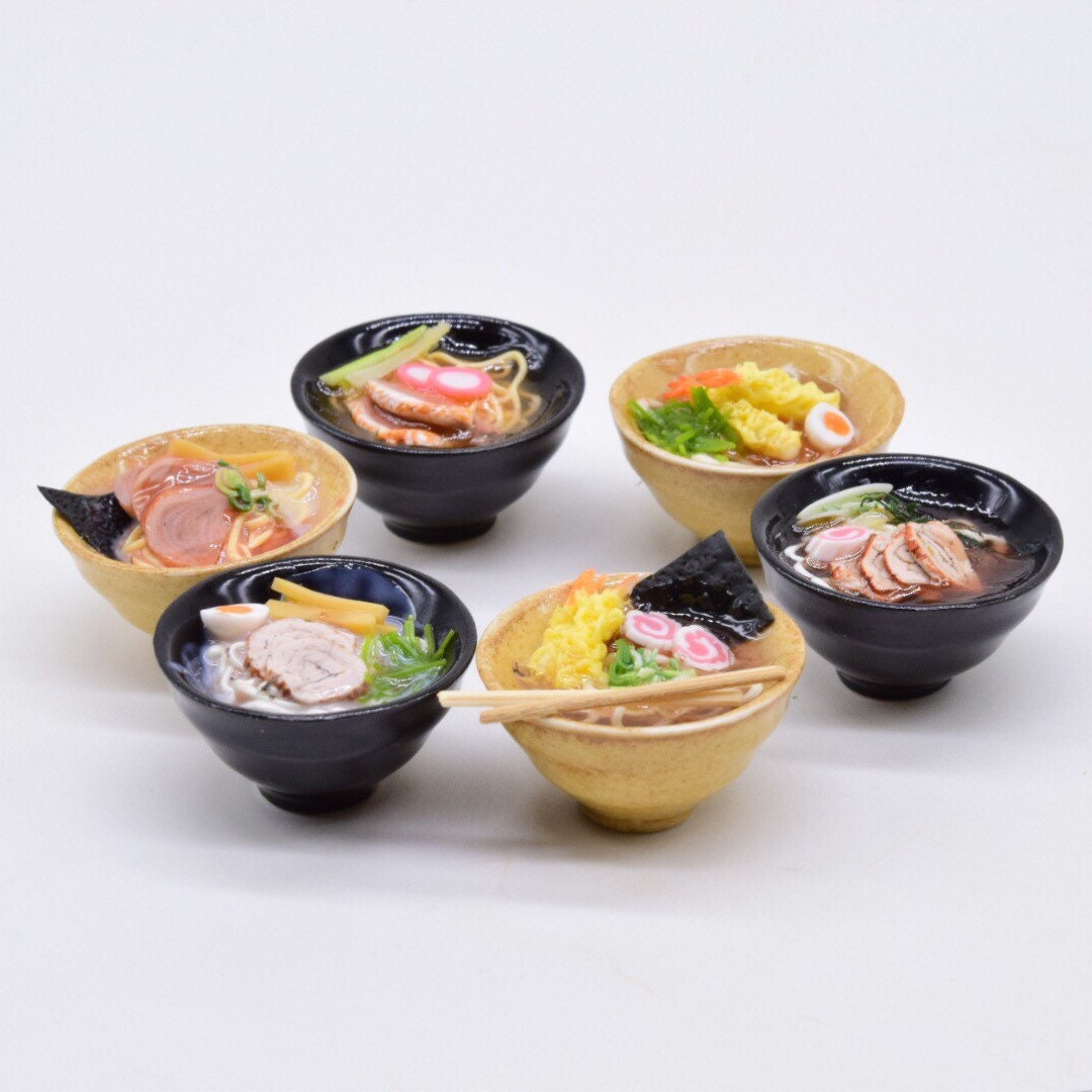Set Miniature Ramen Japanese Cuisine in Ceramic Bowl Size 25 Mm With 6 Pair Of Chopsticks. Food Decorate Doll's House