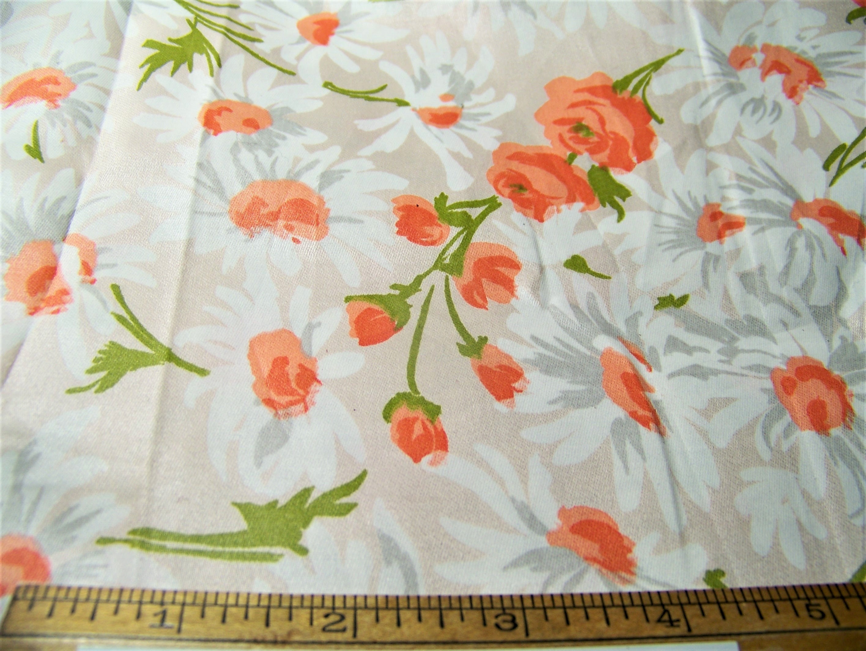 Vintage 1970's Blended Polished Cotton Fabric Daisy Floral Orange Coral Pink White Green4 5 Wide 36 Long Quilt Doll Clothes Invbt"