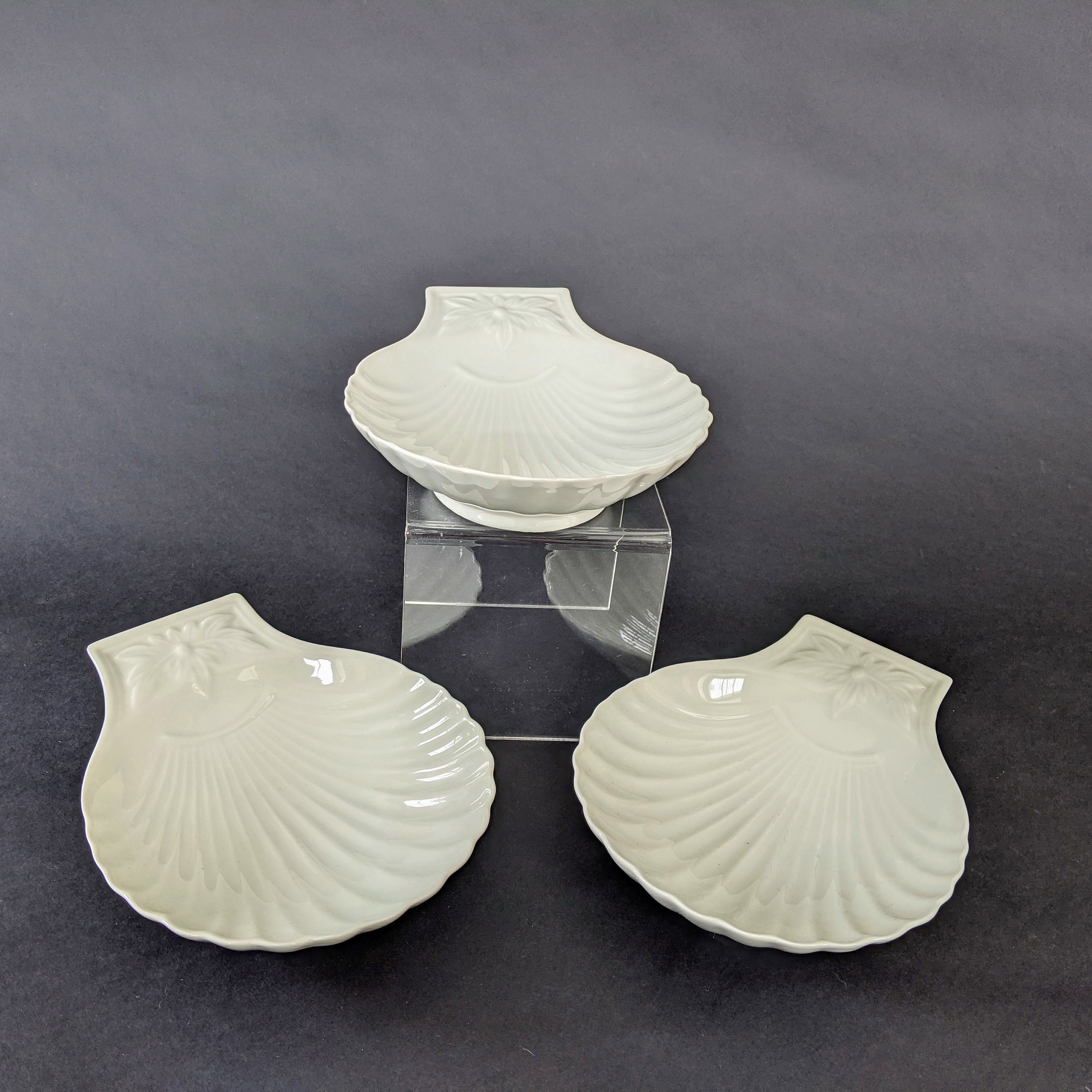 3 Apilco Classic Whiteware Scallop Shell Shaped Dishes Bowls Floral Embossed 6 1/2 Made in France
