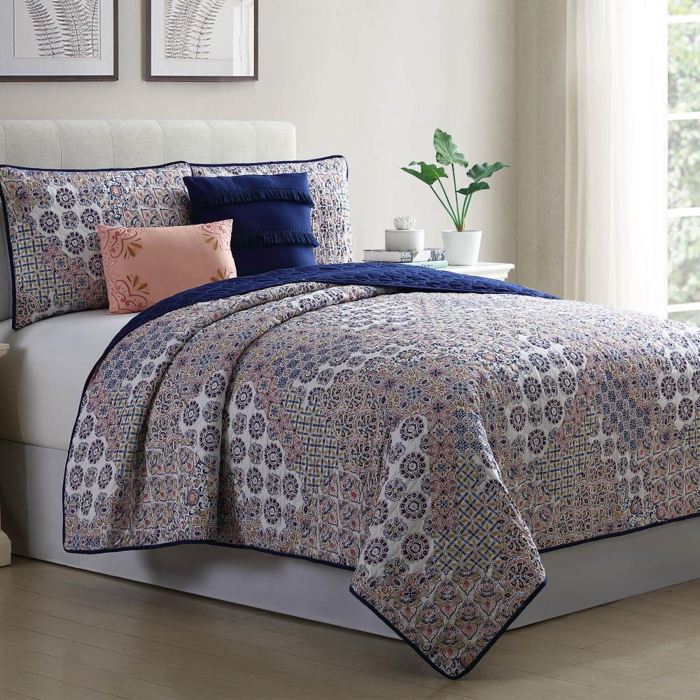 Amrapur Overseas Printed reversible quilt set Multi Multi Reversible King Quilt (Blend with Polyester Fill) | 3QLT5STG-HIF-KG