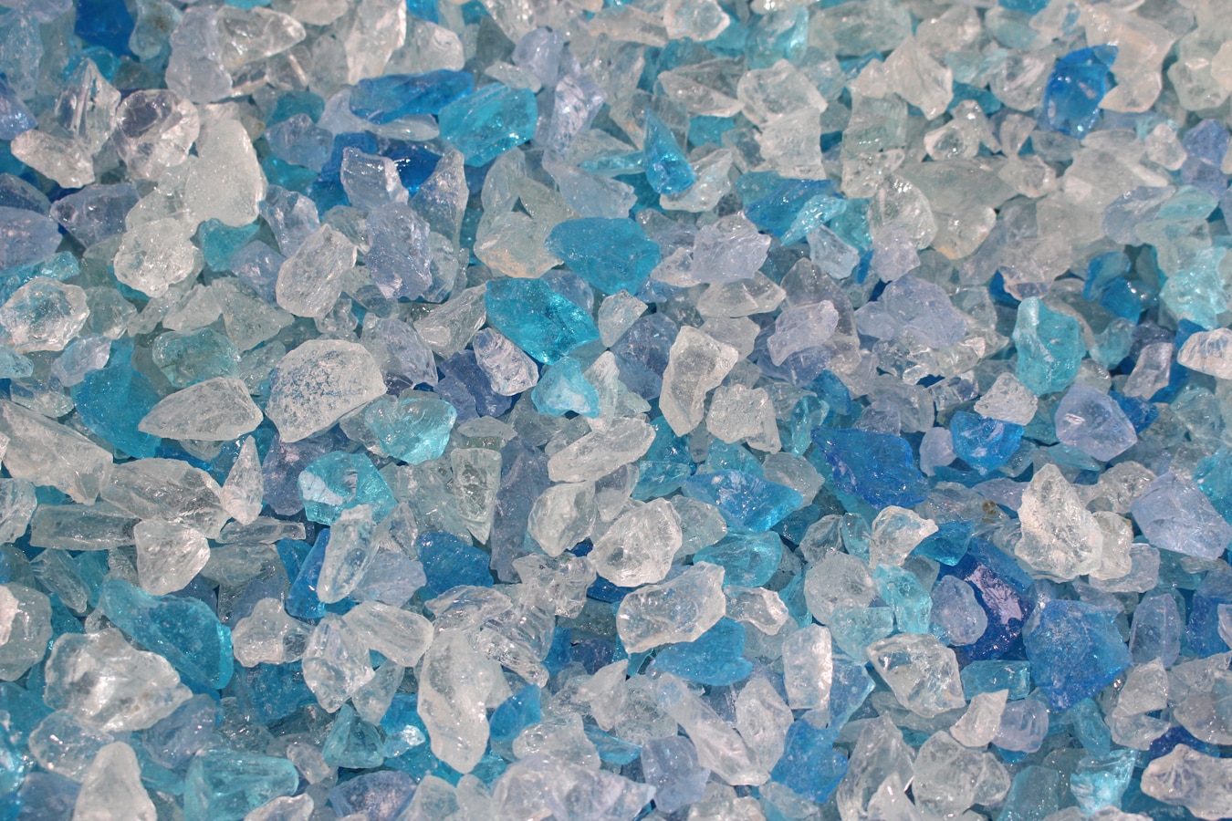 Exotic Glass 10 lbs. 1/4-in to 1/2-in Bahama Blue blend Gas Fire Pit Fire Glass | EG10-L08B