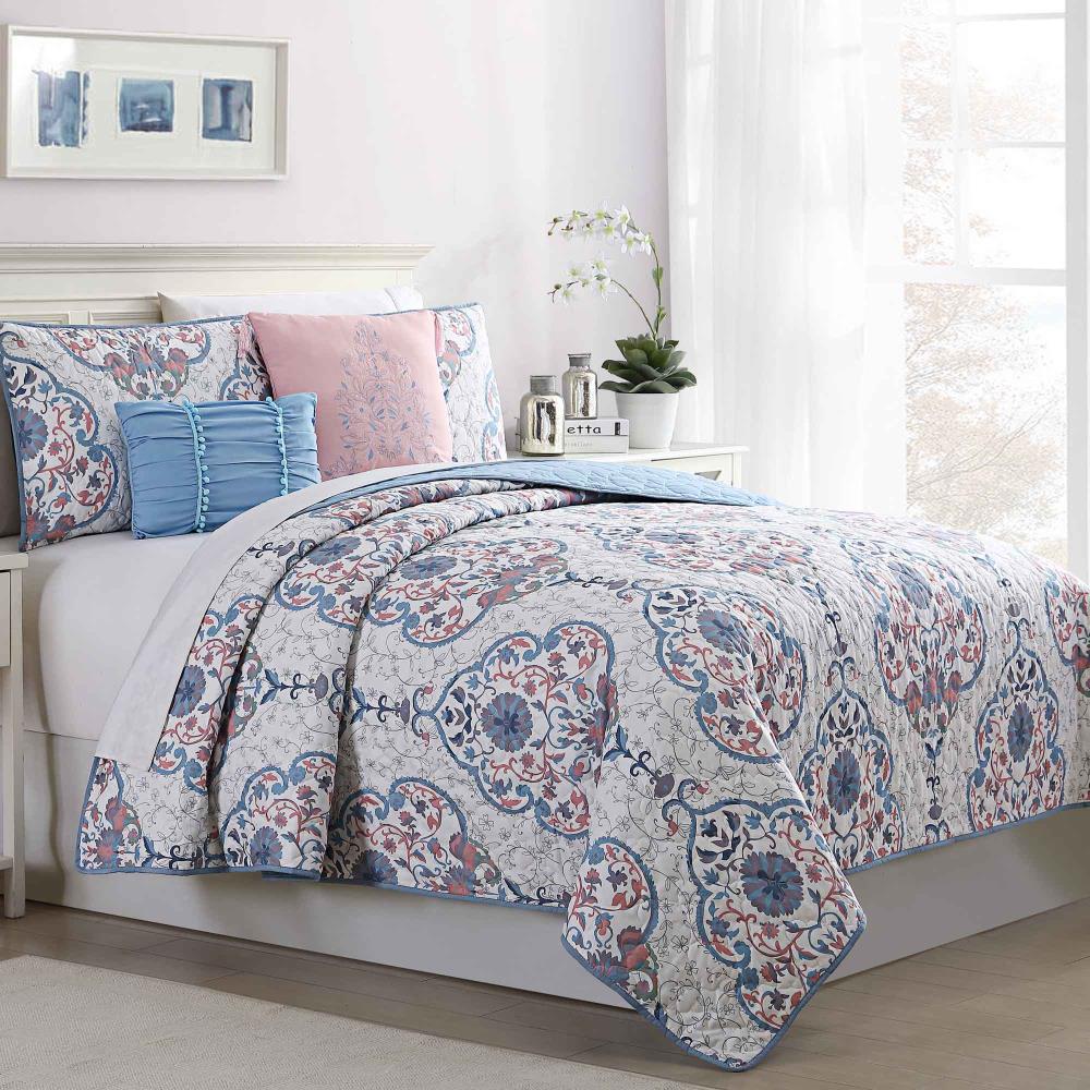 Amrapur Overseas Printed reversible quilt set Multi Multi Reversible Queen Quilt (Blend with Polyester Fill) | 3QLT5STG-BLY-QN