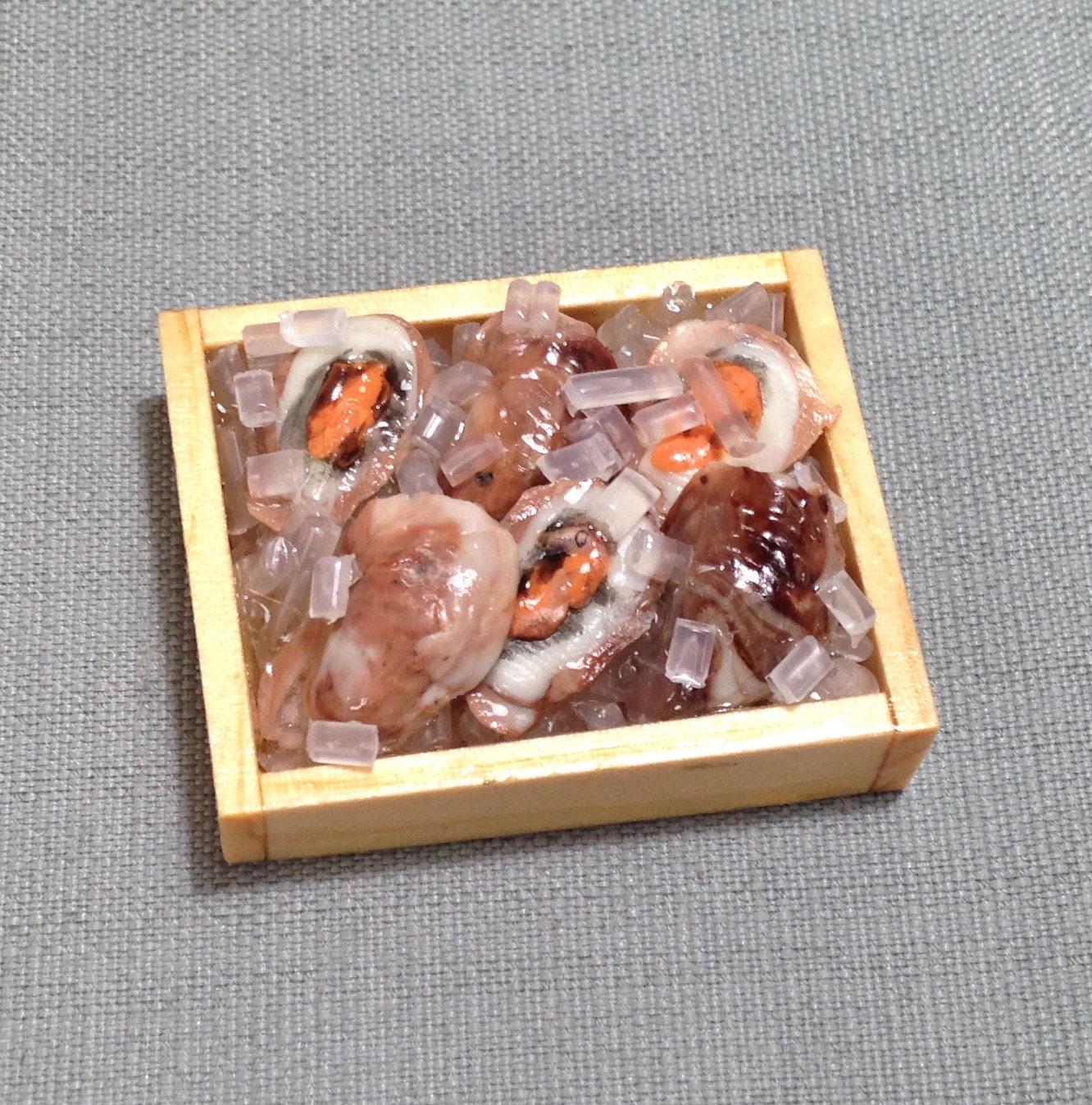 Miniature Dollhouse Scallops Tray Clay Polymer Food Supply Scallop Seafood Fish Cute Small Ice Cube Dish Wood Display Jewelry Supplies 1/12